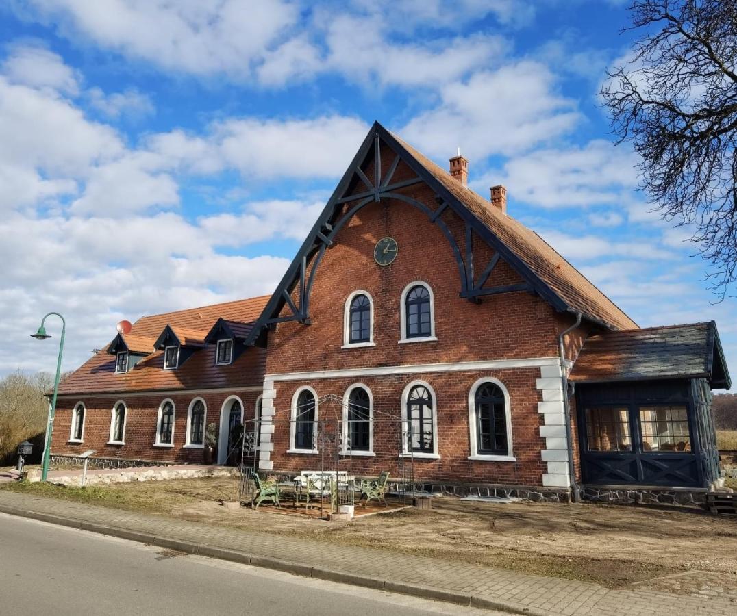 Inspektorenhaus Dobbin Ferienpension Dış mekan fotoğraf